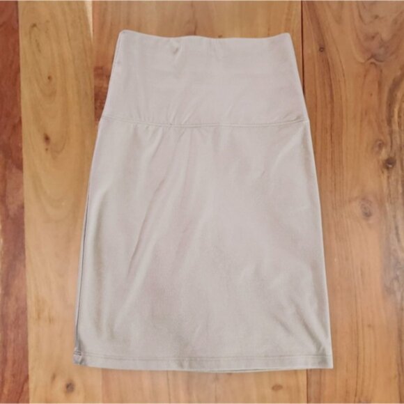 Marilyn Monroe Full Tummy Tuck Support Skirt In Nude- Size M - Picture 5 of 5